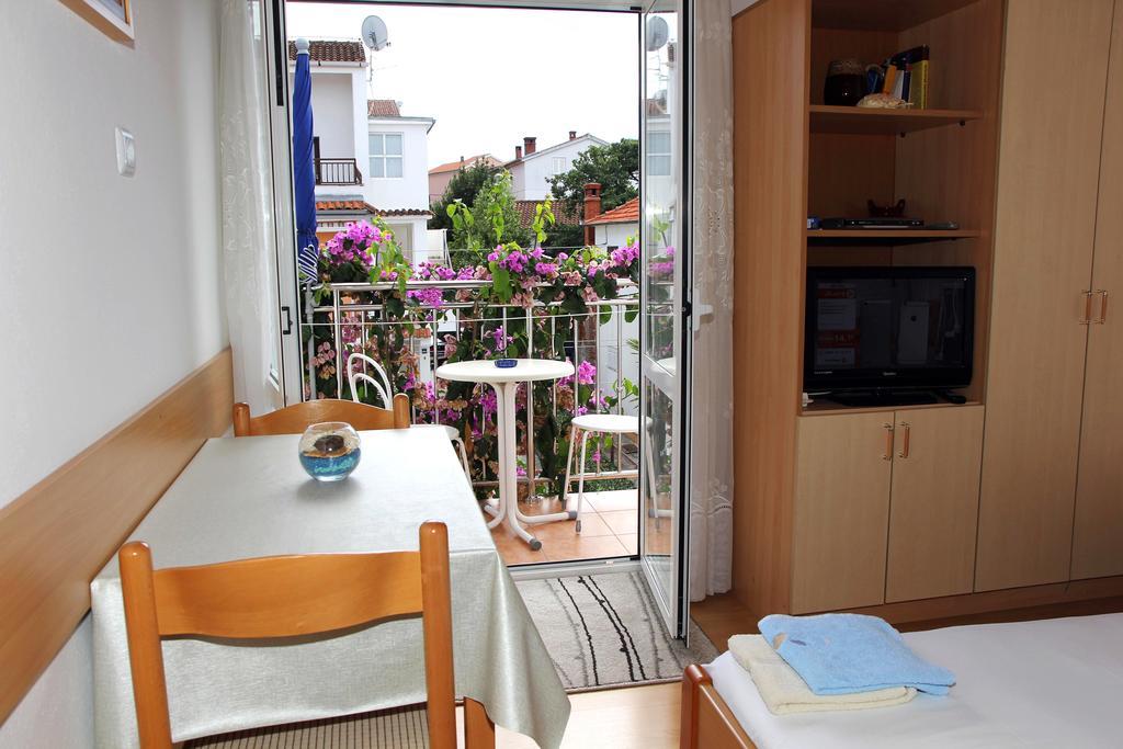 Apartments J&R Babara Weißenburg Zimmer foto